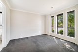 https://images.listonce.com.au/custom/160x/listings/19-chiara-court-brown-hill-vic-3350/846/01643846_img_07.jpg?SZ3tD_-wCRE