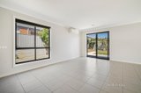 https://images.listonce.com.au/custom/160x/listings/19-chiara-court-brown-hill-vic-3350/846/01643846_img_12.jpg?guY5xkizeOY