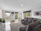 https://images.listonce.com.au/custom/160x/listings/19-chinook-crescent-mooroolbark-vic-3138/155/01070155_img_04.jpg?Lmv7bx7iTh4