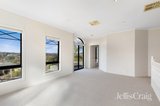 https://images.listonce.com.au/custom/160x/listings/19-cockatiel-place-diamond-creek-vic-3089/745/01832745_img_07.jpg?3zsmcXwckLE