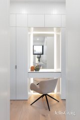 https://images.listonce.com.au/custom/160x/listings/19-coleridge-street-elwood-vic-3184/102/01973102_img_09.jpg?LtGcZnbUw94