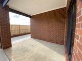 https://images.listonce.com.au/custom/160x/listings/19-devereux-way-charlemont-vic-3217/274/01718274_img_20.jpg?5p4_FfGDVGY