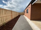 https://images.listonce.com.au/custom/160x/listings/19-devereux-way-charlemont-vic-3217/274/01718274_img_21.jpg?1UMWdt1KqDA