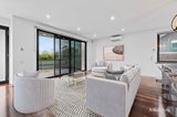 https://images.listonce.com.au/custom/160x/listings/19-earl-street-kew-vic-3101/290/01879290_img_03.jpg?xZKgX-T7H24