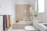 https://images.listonce.com.au/custom/160x/listings/19-ellesmere-street-northcote-vic-3070/917/01517917_img_11.jpg?jiwQi7VG2vM