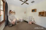 https://images.listonce.com.au/custom/160x/listings/19-elmore-avenue-croydon-vic-3136/367/00764367_img_08.jpg?srHP6dwfVfg