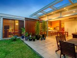 https://images.listonce.com.au/custom/160x/listings/19-elphin-street-newport-vic-3015/786/01202786_img_10.jpg?rN1RzVqeA8I