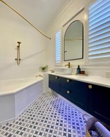 https://images.listonce.com.au/custom/160x/listings/19-falls-road-trentham-vic-3458/476/01984476_img_01.jpg?9CW6Paj3vVQ