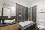 https://images.listonce.com.au/custom/160x/listings/19-fleurieu-circuit-armstrong-creek-vic-3217/171/01932171_img_07.jpg?Qla9l5PDdBc