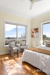 https://images.listonce.com.au/custom/160x/listings/19-fortuna-avenue-balwyn-north-vic-3104/928/01978928_img_07.jpg?rHtmI6QVB48