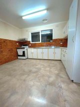 https://images.listonce.com.au/custom/160x/listings/19-furneaux-grove-bulleen-vic-3105/003/01735003_img_06.jpg?MF1bftFnBhE