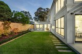 https://images.listonce.com.au/custom/160x/listings/19-galahad-crescent-glen-waverley-vic-3150/249/01811249_img_08.jpg?ypG-5ogJ76k