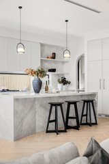 https://images.listonce.com.au/custom/160x/listings/19-galahad-crescent-glen-waverley-vic-3150/249/01811249_img_18.jpg?M7vyArw1QP8