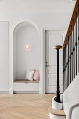 https://images.listonce.com.au/custom/160x/listings/19-galahad-crescent-glen-waverley-vic-3150/249/01811249_img_24.jpg?lIvUFv6fiCQ