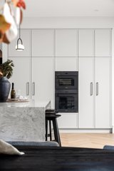 https://images.listonce.com.au/custom/160x/listings/19-galahad-crescent-glen-waverley-vic-3150/249/01811249_img_27.jpg?WyKQeC5iV80