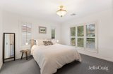 https://images.listonce.com.au/custom/160x/listings/19-galovac-close-donvale-vic-3111/406/01991406_img_11.jpg?281T1T3VQDs