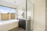 https://images.listonce.com.au/custom/160x/listings/19-glenshire-grove-doreen-vic-3754/568/01748568_img_08.jpg?bvSCGZkVL-k