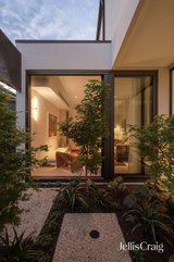 https://images.listonce.com.au/custom/160x/listings/19-green-street-northcote-vic-3070/004/01989004_img_25.jpg?0duReysU1D4