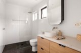 https://images.listonce.com.au/custom/160x/listings/19-greenwich-crescent-bundoora-vic-3083/888/01718888_img_17.jpg?xBK3wLVTK-U