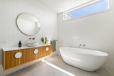 https://images.listonce.com.au/custom/160x/listings/19-hiskens-street-sorrento-vic-3943/390/01972390_img_05.jpg?5bSy_-8-PHs