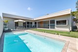 https://images.listonce.com.au/custom/160x/listings/19-hiskens-street-sorrento-vic-3943/390/01972390_img_06.jpg?JP58NX3goUQ