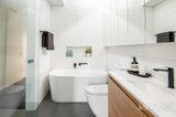 https://images.listonce.com.au/custom/160x/listings/19-james-avenue-kew-vic-3101/562/01796562_img_11.jpg?0zoZGgxZkmI