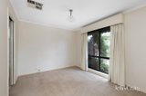 https://images.listonce.com.au/custom/160x/listings/19-john-ryan-drive-south-morang-vic-3752/883/01928883_img_08.jpg?VUhtag6jYJk