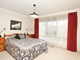 https://images.listonce.com.au/custom/160x/listings/19-kenwood-crescent-ringwood-vic-3134/368/00620368_img_10.jpg?XZA0l_Lul6w