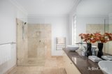 https://images.listonce.com.au/custom/160x/listings/19-king-street-camberwell-vic-3124/549/01748549_img_10.jpg?31umfxqv7DE