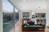 https://images.listonce.com.au/custom/160x/listings/19-lambeth-place-st-kilda-vic-3182/890/01778890_img_10.jpg?LSlDQoiEZTM