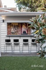 https://images.listonce.com.au/custom/160x/listings/19-lambeth-place-st-kilda-vic-3182/890/01778890_img_11.jpg?CRgTMMzpfHg