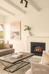 https://images.listonce.com.au/custom/160x/listings/19-marabou-place-aspendale-vic-3195/105/01973105_img_03.jpg?6q9C7ms_fQw