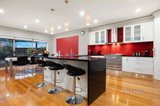 https://images.listonce.com.au/custom/160x/listings/19-melissa-street-strathmore-vic-3041/216/01048216_img_04.jpg?vJoFDVqEewY