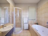 https://images.listonce.com.au/custom/160x/listings/19-melville-avenue-newtown-vic-3220/674/01699674_img_08.jpg?UD9KqWkvI04