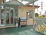 https://images.listonce.com.au/custom/160x/listings/19-mervyn-street-newtown-vic-3220/827/01699827_img_03.jpg?vsxCqg8D4zA