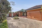 https://images.listonce.com.au/custom/160x/listings/19-mill-avenue-forest-hill-vic-3131/704/01903704_img_10.jpg?ZGwMF328yp0