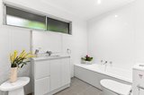 https://images.listonce.com.au/custom/160x/listings/19-palm-beach-crescent-mount-waverley-vic-3149/967/01661967_img_12.jpg?gXC0eD-PSVo