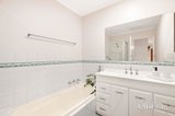 https://images.listonce.com.au/custom/160x/listings/19-pentlowe-road-wantirna-south-vic-3152/362/01771362_img_09.jpg?YPR8qgGE1OI