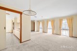 https://images.listonce.com.au/custom/160x/listings/19-peyton-drive-mill-park-vic-3082/369/01985369_img_03.jpg?t7hDEjxd_LQ