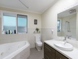 https://images.listonce.com.au/custom/160x/listings/19-priestley-crescent-mount-evelyn-vic-3796/194/01524194_img_12.jpg?SoNkDRWGMLk