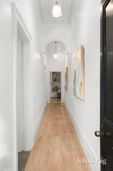 https://images.listonce.com.au/custom/160x/listings/19-raglan-street-port-melbourne-vic-3207/028/01899028_img_06.jpg?Ne9kWTHNVl0
