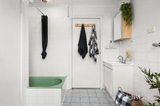 https://images.listonce.com.au/custom/160x/listings/19-raglan-street-port-melbourne-vic-3207/028/01899028_img_08.jpg?0R1fGP5SqgY