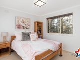 https://images.listonce.com.au/custom/160x/listings/19-regina-street-kilsyth-vic-3137/382/01526382_img_13.jpg?Ox79cR9AbPk