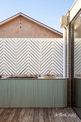 https://images.listonce.com.au/custom/160x/listings/19-rich-crescent-bellfield-vic-3081/107/01903107_img_17.jpg?WYKGYhSCUC4