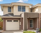 https://images.listonce.com.au/custom/160x/listings/19-riversdale-mews-wallan-vic-3756/589/01772589_img_02.jpg?erGYuDJ88Qw