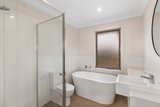 https://images.listonce.com.au/custom/160x/listings/19-riversdale-mews-wallan-vic-3756/589/01772589_img_07.jpg?R-zZNm9DWzc