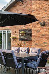 https://images.listonce.com.au/custom/160x/listings/19-rosemary-street-templestowe-lower-vic-3107/368/01813368_img_13.jpg?G83Q0c4Bf7A
