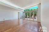 https://images.listonce.com.au/custom/160x/listings/19-rotherwood-street-richmond-vic-3121/691/01624691_img_02.jpg?puIQtQY7umI