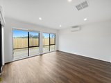 https://images.listonce.com.au/custom/160x/listings/19-scoparia-street-charlemont-vic-3217/490/01932490_img_09.jpg?WXgsft3tZJI