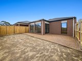 https://images.listonce.com.au/custom/160x/listings/19-scoparia-street-charlemont-vic-3217/490/01932490_img_11.jpg?uKjF-8RiRck